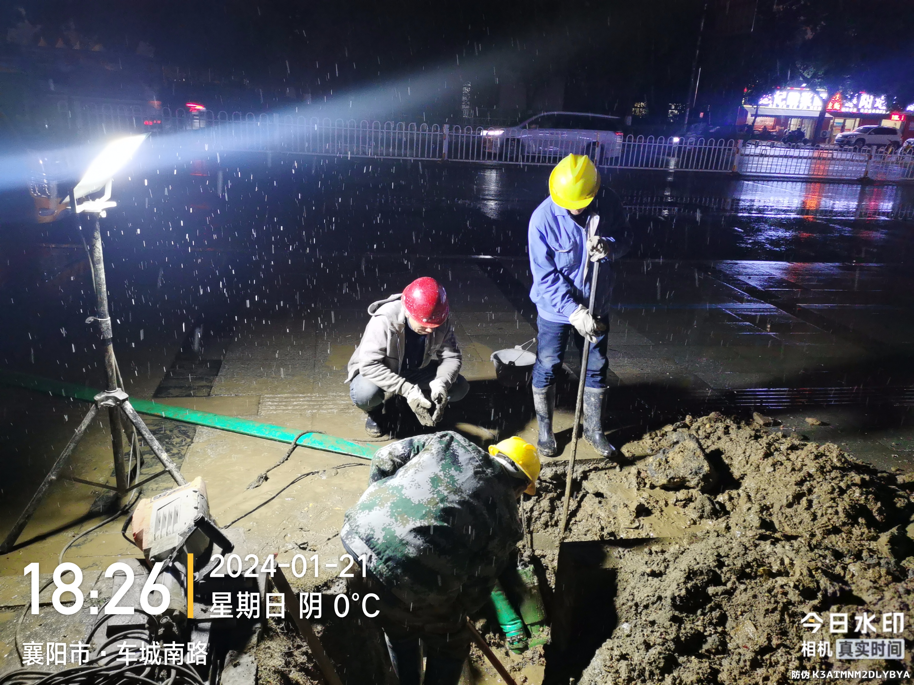 保障供水，樊城管網(wǎng)“凍”真格！